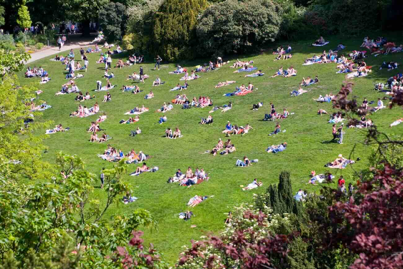 buttes chaumont, paris, france