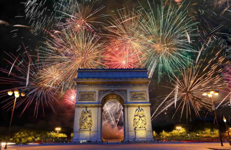 feu-artifice-champs-elysees