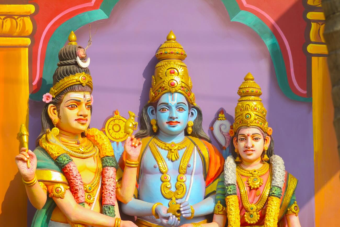 hindu god siva and parvathi wedding statues